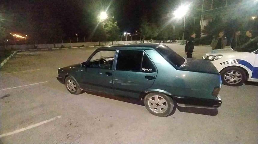 Polis otosuna çarpıp kaçan sürücü yakalandı