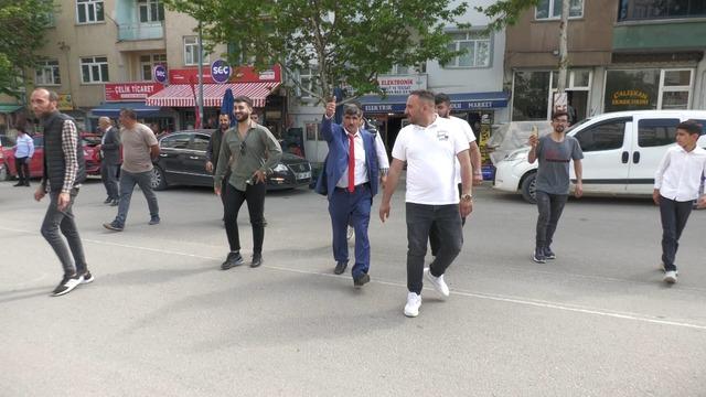 Seçilemeyen bağımsız milletvekili adayından seçmene sitem! 'Bir kağıt parçasıdır ya'