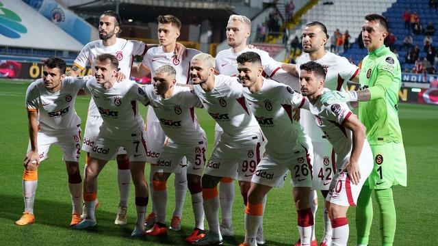 Son dakika: Galatasaray'dan resmi açıklama geldi! 'Tam 15 dikiş atıldı!'
