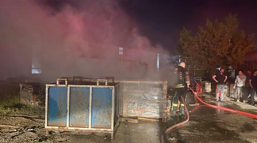 Kocaeli'de fabrika bahçesinde çıkan yangın söndürüldü