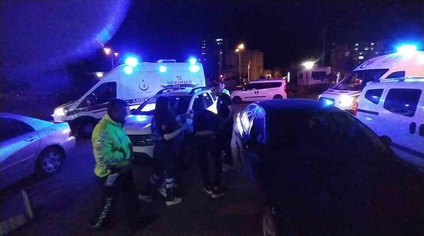 &Ccedil;orum&rsquo;da baba-oğlun bı&ccedil;aklandığı kavga kamerada