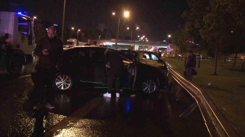 Maltepe&rsquo;de 12 aracın karıştığı zincirleme kaza: 3 yaralı