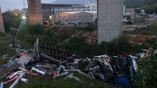 Gemlik’te kontrolden çıkan tır dere yatağına düştü: 1 ölü