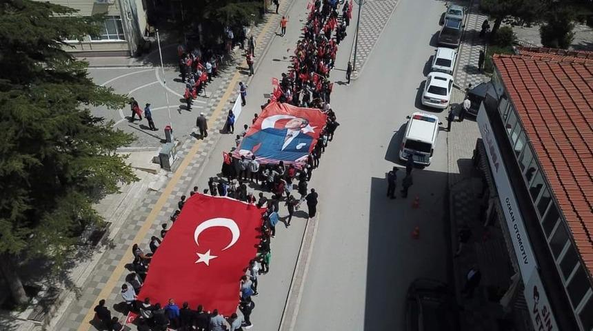 Şuhut’ta ‘Gençlik Yürüyüşü’