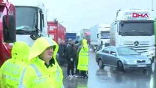 Tam yol açıldı derken... Canlı yayında dikkat çeken anlar: Önüne katıp metrelerce sürükledi