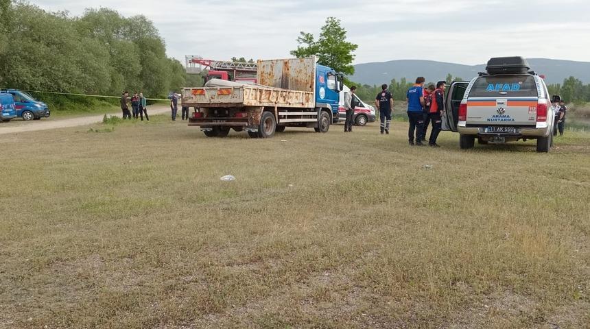Bilecik'te gölete düşen otomobilde 3 kişinin ölümüne ilişkin sürücü tutuklandı
