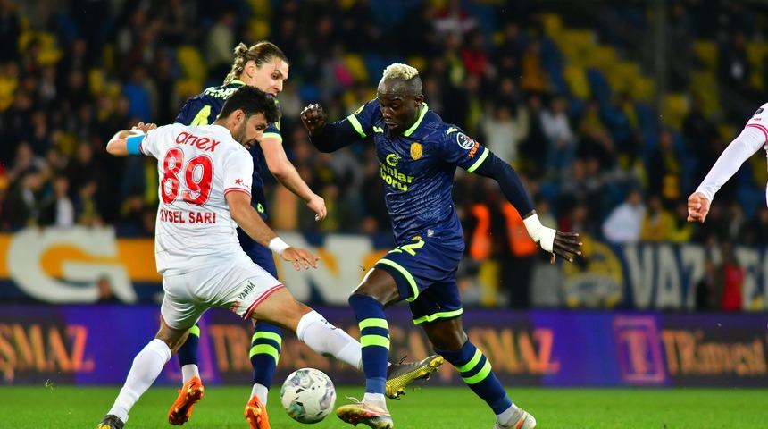 Ankaragücü, 1 puanı 90+3'te kopardı! Antalyaspor, galibiyeti kıl payı kaçırdı...