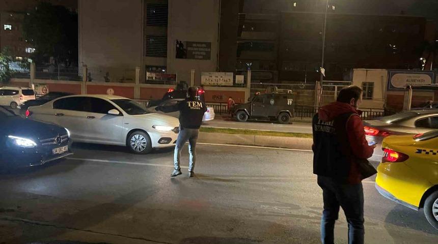 Eyüpsultan’da asayiş uygulaması: Araçlar tek tek arandı, sürücülere GBT kontrolü yapıldı