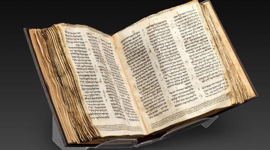 Dünyanın en eski ve en eksiksiz İbranice İncil'i satıldı! Fiyatı dudak uçuklattı