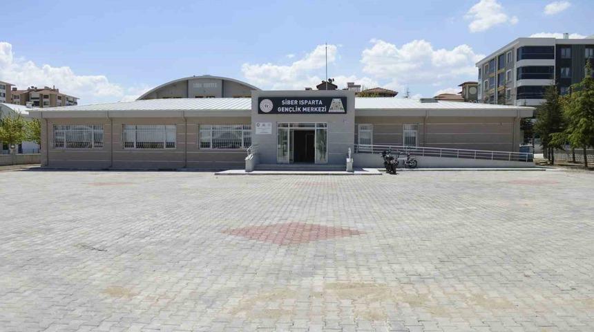 Siber Isparta Gençlik Merkezi teknolojide donanımlı gençler yetiştirecek