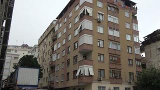 Gece saatlerinde fark ettiler... İstanbul'da iki bina tahliye edildi! 'Titreşimden dolayı korktular'