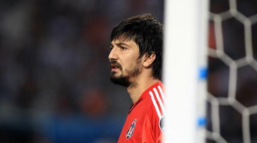 Tolga Zengin&rsquo;e Beşiktaş taraftarından protesto