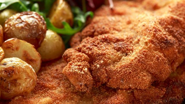 Fırında tavuk şinitzel tarifi! Çıtır çıtır tavuk şinitzel nasıl yapılır?
