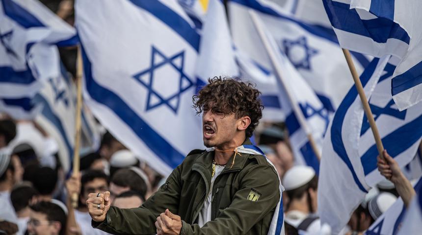 Dünyanın gözü orada... Irkçılık sloganları attılar! "Araplara ölüm, köyleri yakın