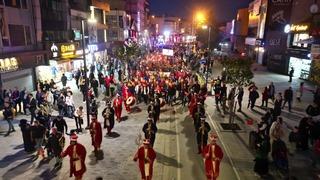 Düzce'de Fener Alayı ve Gençlik Yürüyüşü düzenlendi