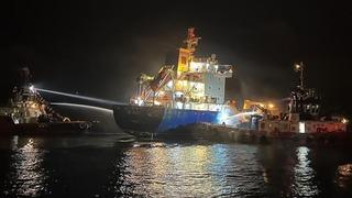 Küçükçekmece Demir Sahası'ndaki tankerde çıkan yangın söndürüldü