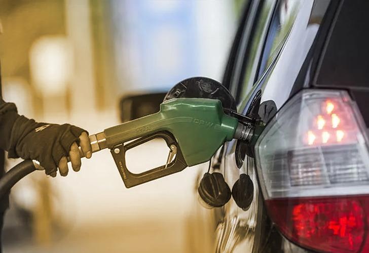 SON DAKİKA | Akaryakıtta yeni zam! Motorin fiyatları 76 kuruş arttı, yeniden 20 TL'ye yaklaştı (19 Mayıs Cuma benzin ve motorin fiyatları)