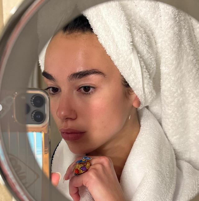 Dua Lipa 2