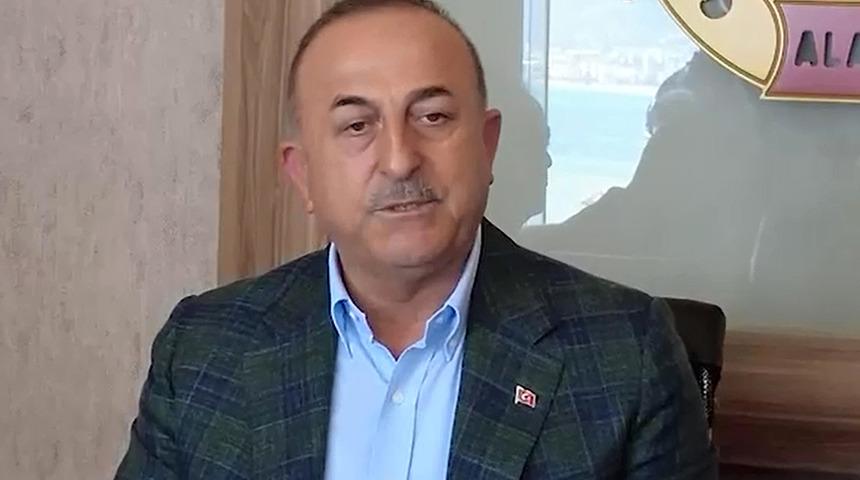 Bakan Çavuşoğlu'ndan, Stuttgart'taki kundaklama girişimine tepki