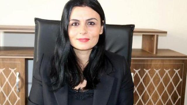 Depremzedelere yönelik paylaşımı nedeniyle CHP'li Kadın Kolları Başkanı görevden alındı
