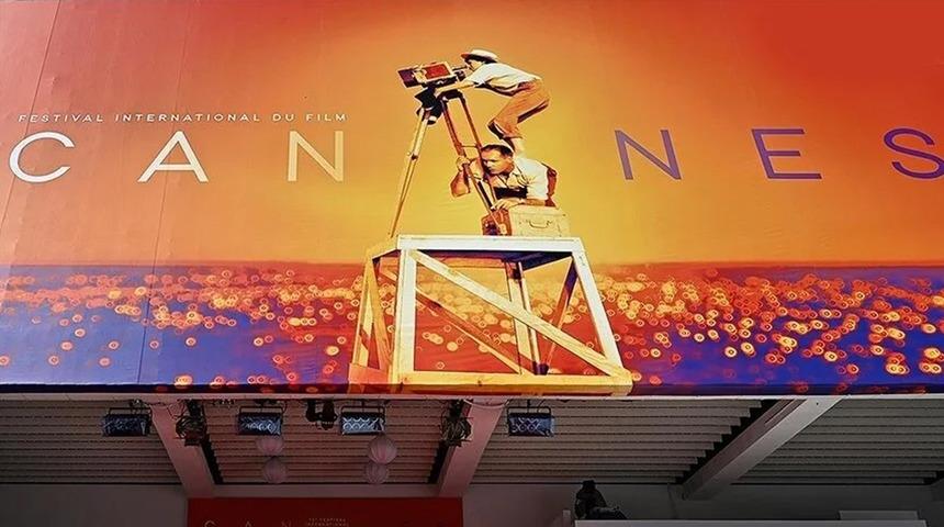 Cannes Film Festivali'nin düzenlendiği binanın yakınında şüpheli paket! Yolcu bagajı çıktı...