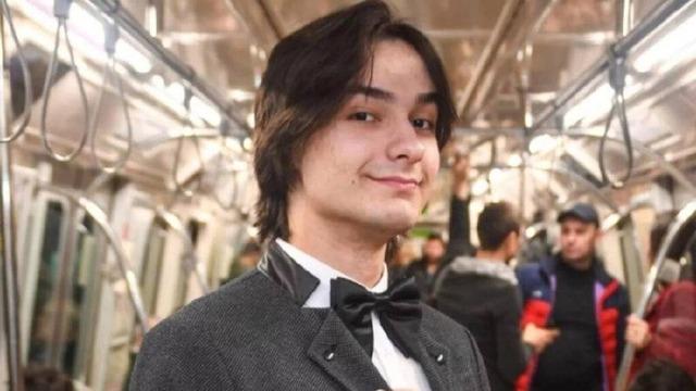 Nurgül Yeşilçay ve Uberkuloz Berk Keklik 'telefonu açmayınca anneler' videosu çekti sosyal medya yıkıldı! Nokta atışı