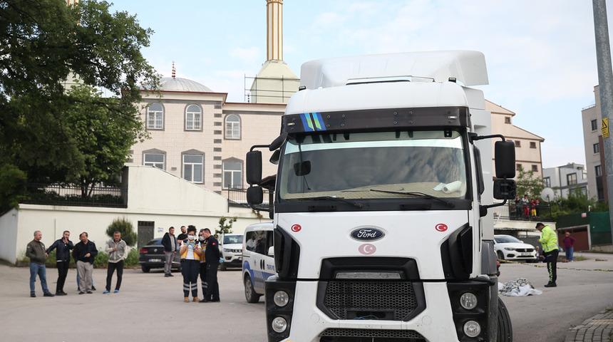 Bursa'da tırın çarptığı yaya hayatını kaybetti!