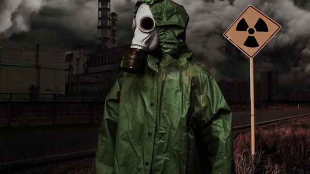 Rusya, Ukrayna'da mühimmat deposunu vurdu! Radyoaktivite alarmı verildi: Dumanlar o bölgeye ilerliyor