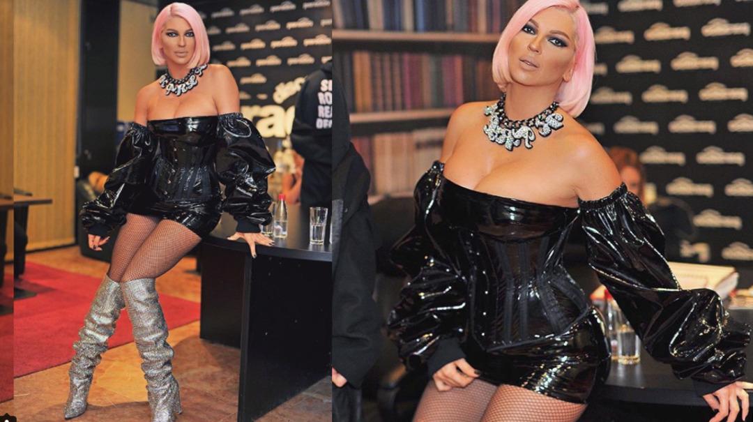 Jelena Karleusa'dan zeka pozu