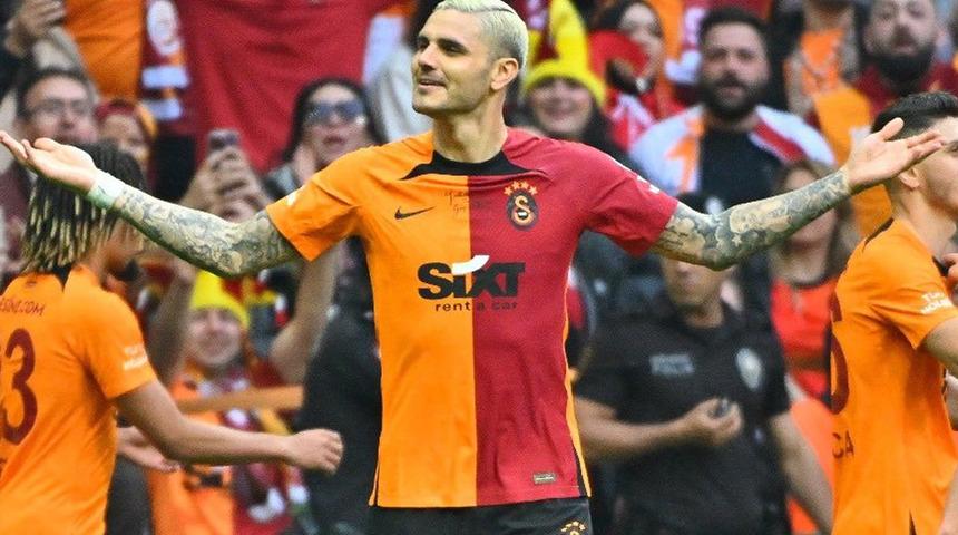 Galatasaray'da Icardi, 2000 yılında inanılmaz bir performans gösteren Mario Jardel'i yakaladı!