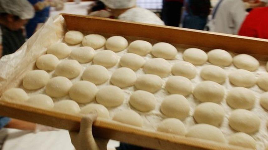 Japonya'nın &ouml;ld&uuml;ren pirin&ccedil; kekleri