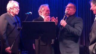 'Bizim sınıftan evlenmediğin bir ben, bir de İlyas Salman kaldı'