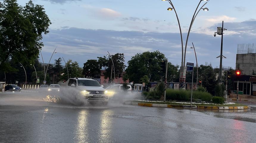 Elazığ'da sağanak etkili oldu