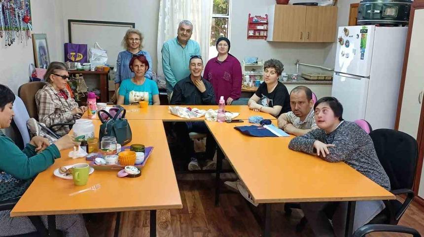 Burhaniye’de özel öğrenciler sergiye hazırlanıyor