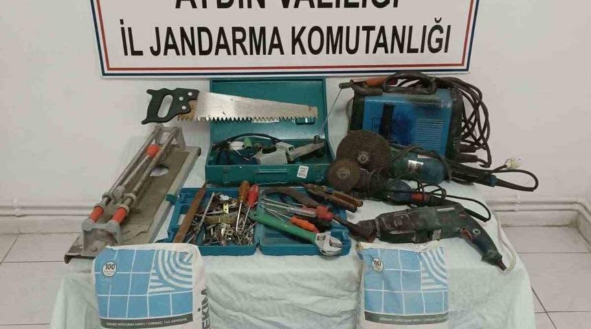 İnşaat hırsızı jandarmadan ka&ccedil;amadı