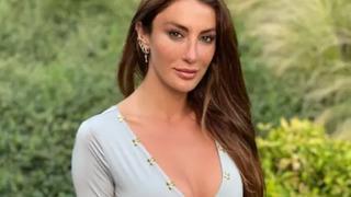 Merve Oflaz bikinili pozlarını peş peşe paylaştı! Beğeni butonu çöktü