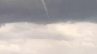 Sivas'ta ortaya çıkan hortumu yorumlayan iki arkadaşın diyaloğu izleyenleri gülümsetti