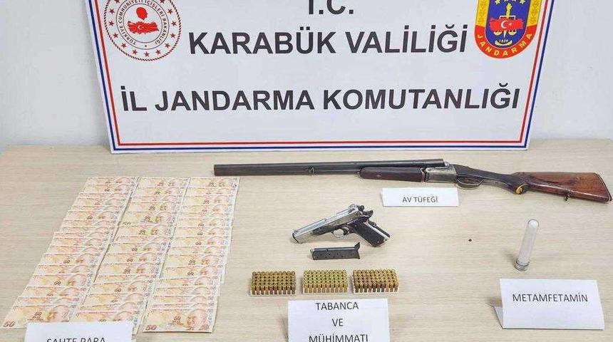 Karabük'te uyuşturucu operasyonlarında yakalanan 2 zanlı tutuklandı