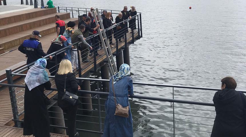 Sahilde fotoğraf çektirirken hayatının şokunu yaşadı! En pahalı fotoğraf...