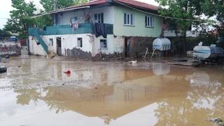 Çorum'da şiddetli yağış su baskınına neden oldu