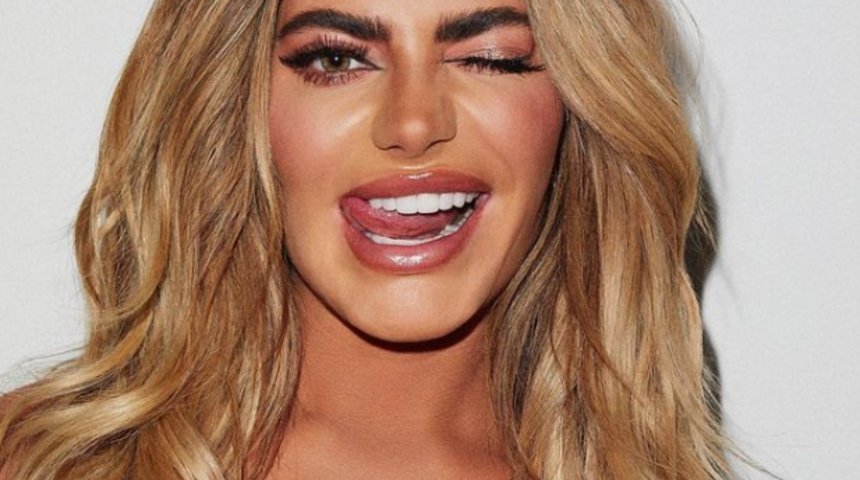 Megan Barton Hanson, havuz başından bikinisiyle paylaştı... Sosyal medyada beğeni butonu adeta çöktü