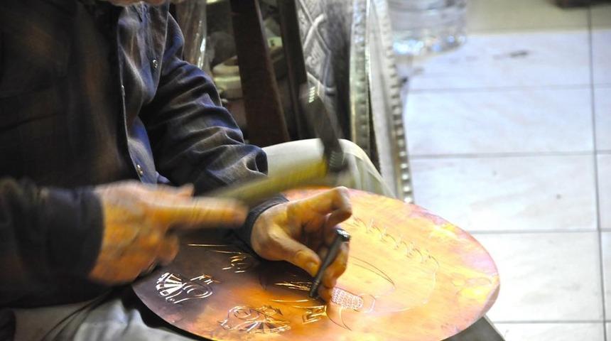 Mardin’de yok olmaya yüz tutan sanatı ayakta tutmaya çalışıyor