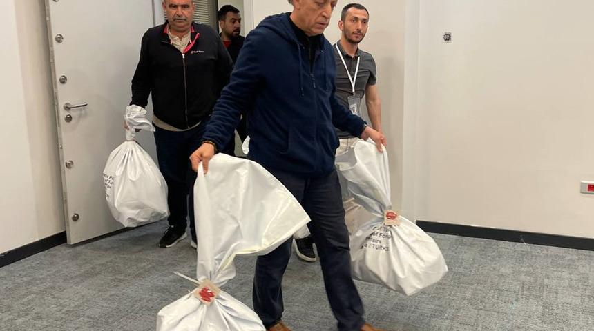 Yurt dışında kullanılan oylar Türkiye'ye getirilmeye başlandı!