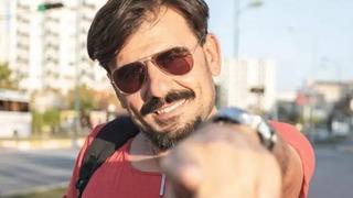 TikTok fenomeni Çılgın Dondurmacı yine rahat durmadı! Kadın müşterisini elinden tuttuğu gibi...