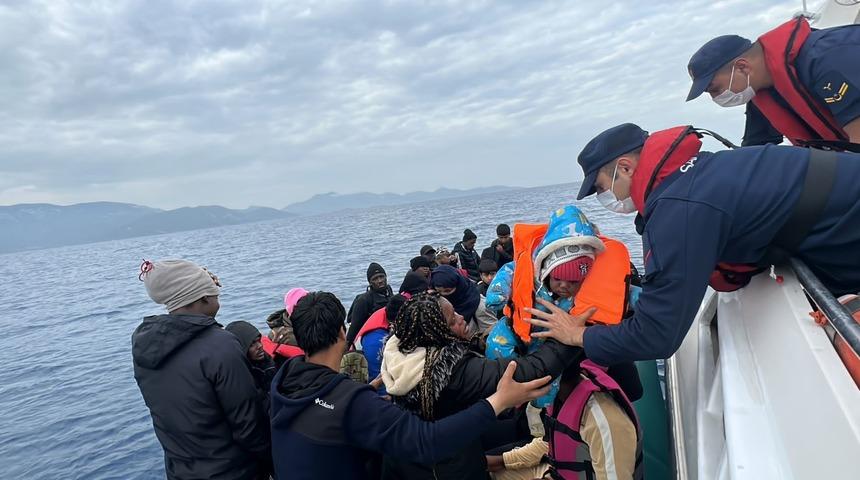 Bodrum açıklarında 30 düzensiz göçmen kurtarıldı