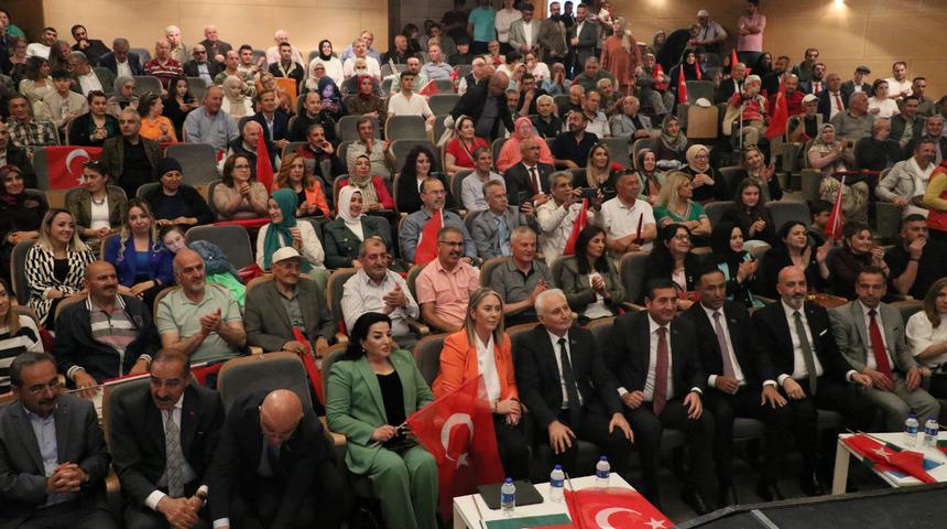 İzmir'de Türkiye'nin 100'üncü, Azerbaycan'ın 105'nci yılı kutlandı