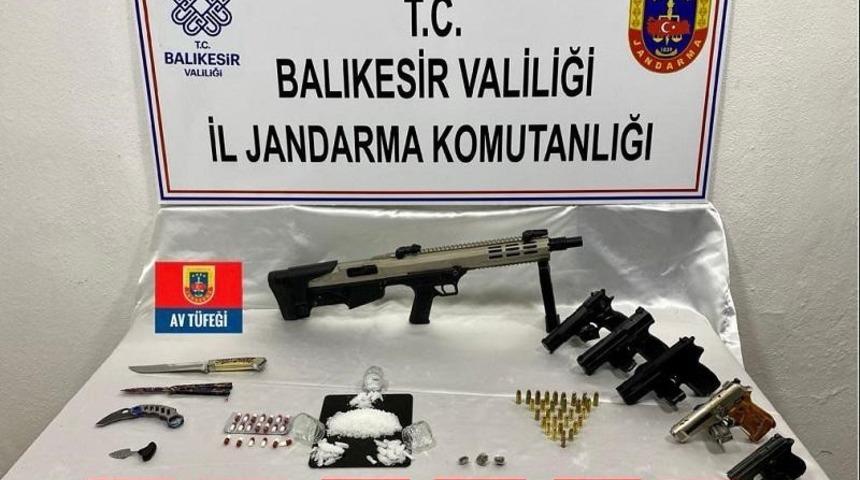 Jandarmadan uyuşturucu imalathanesine baskın