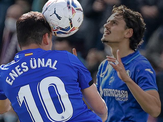 Enes Ünal'dan gururlandıracak imza...