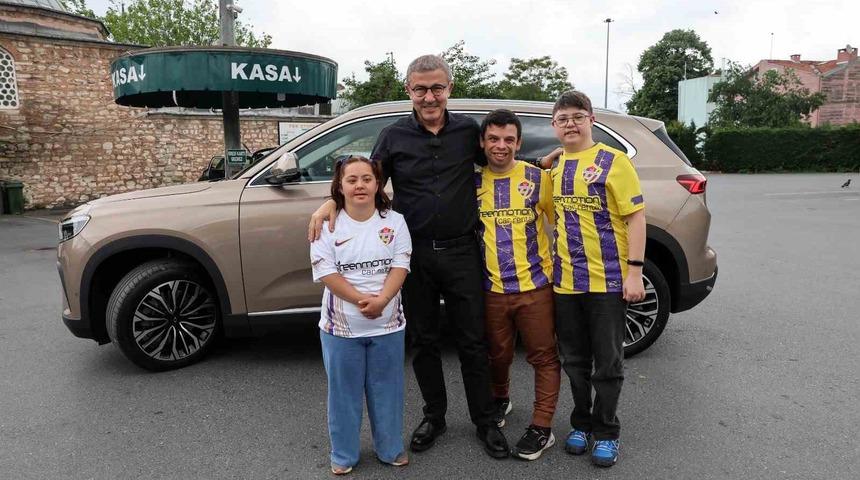 Eyüpsultanlı özel çocuklarla Togg turu