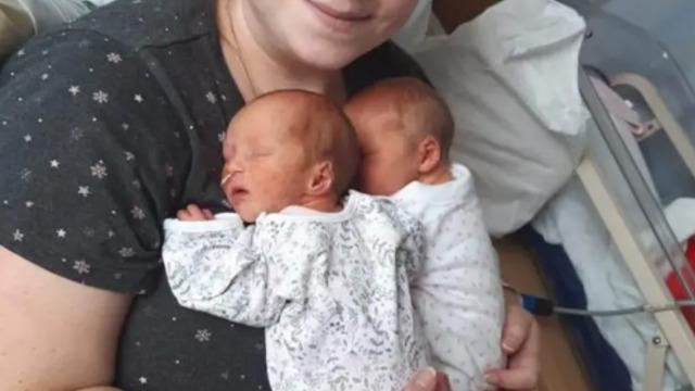 Bebekleri ikiz değil ama aynı gün doğdular! 28 gün içinde iki kez hamile kaldı... “Birbirlerinden çok farklıydılar”